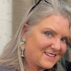 Meet your Posher, Dana